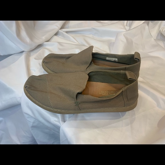 TOMS - Picture 5 of 9
